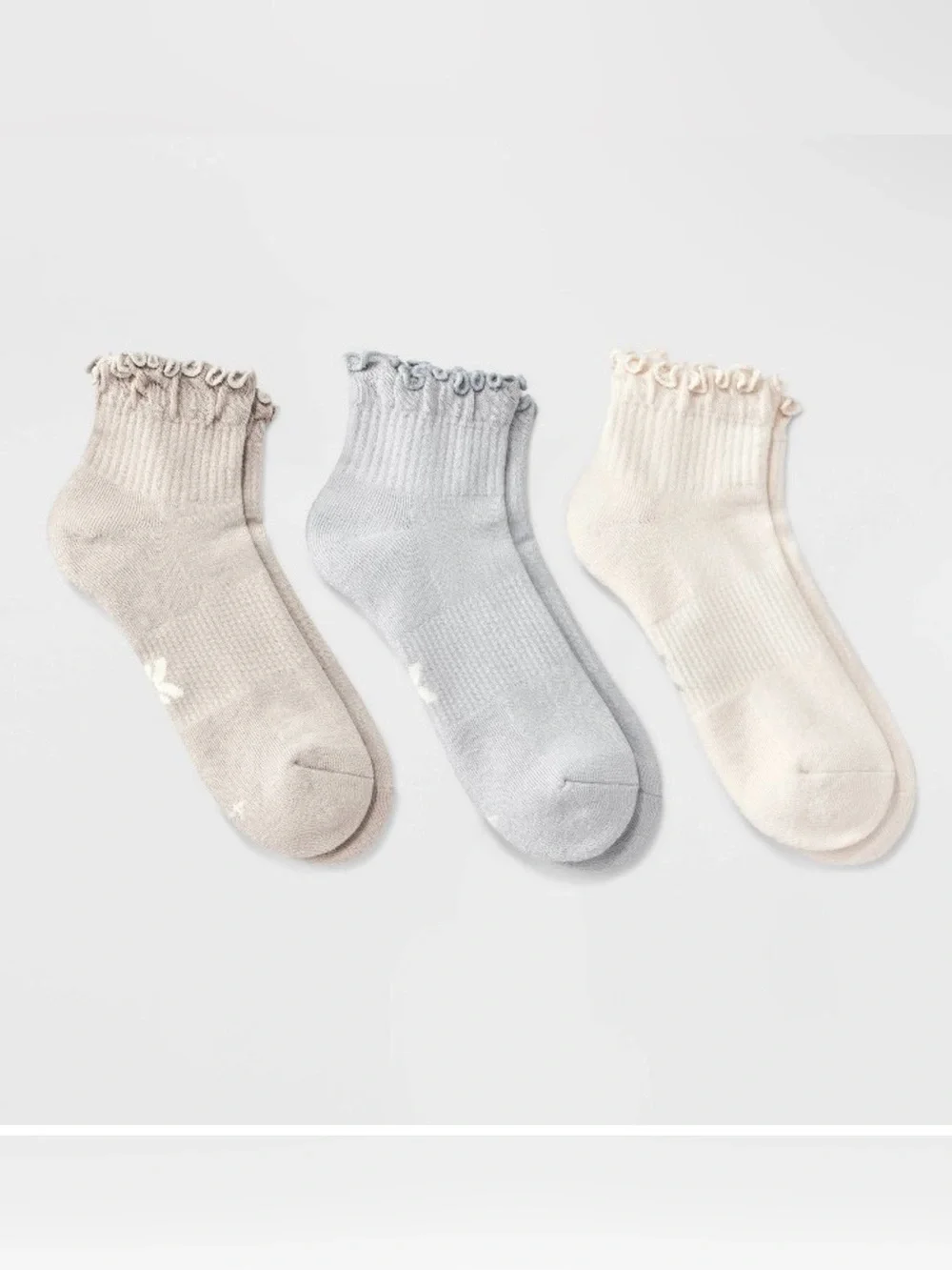 Women's Cushioned Ruffle Ankle Socks - All In Motion •6 Pairs•